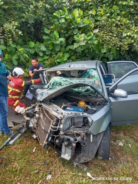 老夫婦駕車出遊飛來橫禍　四車連環撞妻子當場死