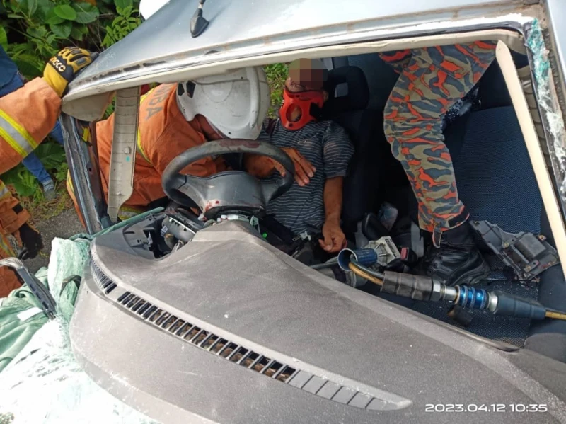 老夫婦駕車出遊飛來橫禍　四車連環撞妻子當場死