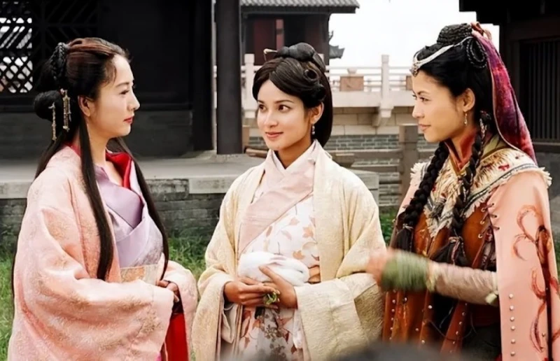 《尋秦記》回憶殺！宣萱赴新加坡與鄭雪兒敘舊　兩大女神逆生長！