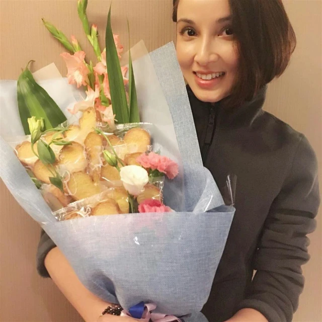 《尋秦記》回憶殺！宣萱赴新加坡與鄭雪兒敘舊　兩大女神逆生長！