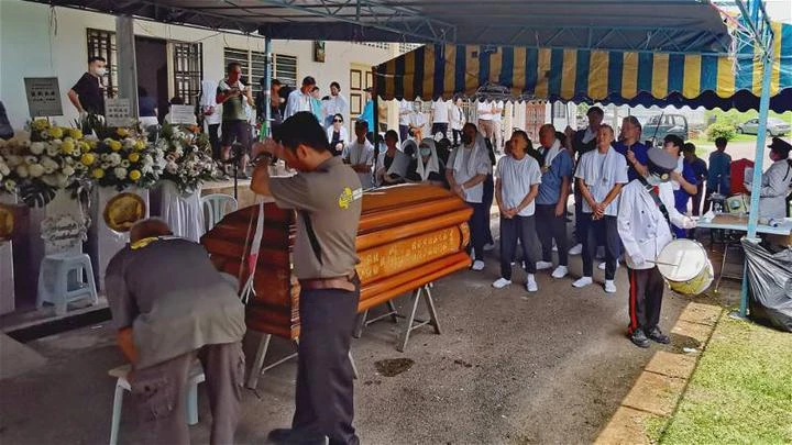 【雞腿魚中毒】魚販未現身靈堂　家屬冀當局加速調查進度