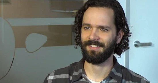 尼爾評價宮崎英高：開頭受苦 但《老頭環》太好玩了！