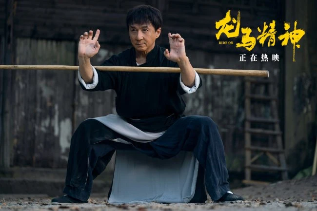 「很高興和這麼爛的演員合作」　成龍口誤：我國語不太好