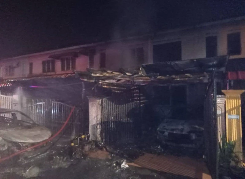 馬賽城凌晨火燒3屋3車3摩哆　2女疑吸過量濃煙意識不清