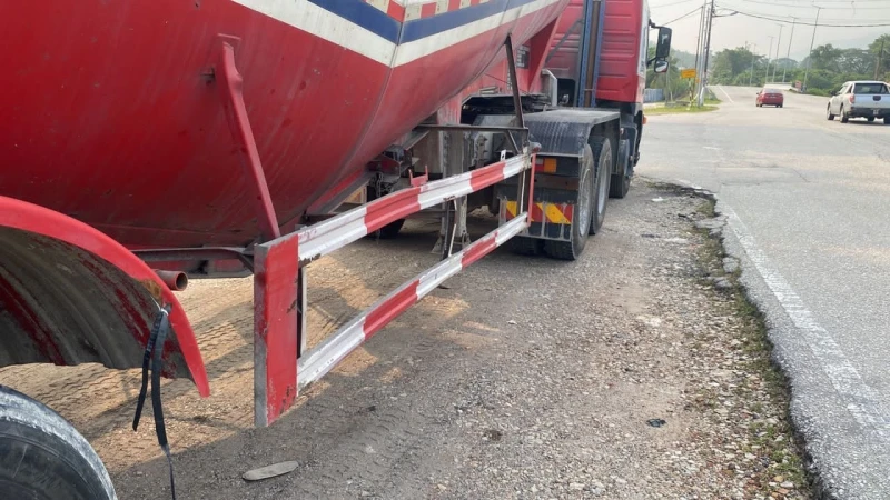 【羅里撞後逃釀2人亡】肇禍司機2周後落網　涉事油槽車有撞擊痕跡