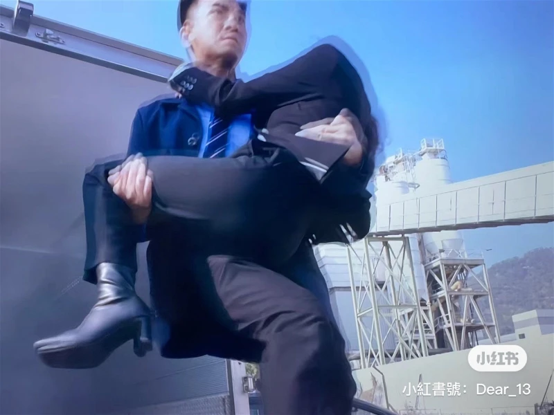 【隱形戰隊】唐詩詠5秒換3雙鞋「穿幫」　有人贊好劇有人轟爛尾