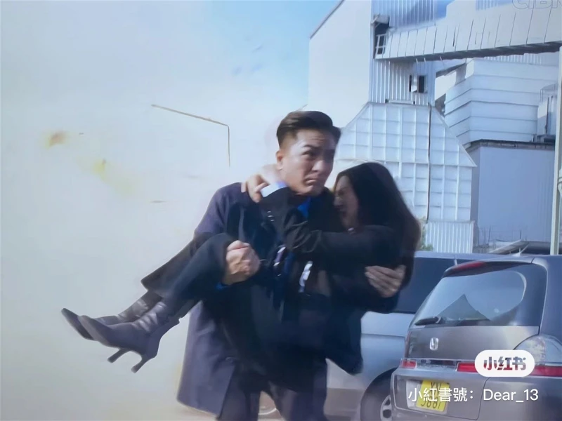 【隱形戰隊】唐詩詠5秒換3雙鞋「穿幫」　有人贊好劇有人轟爛尾