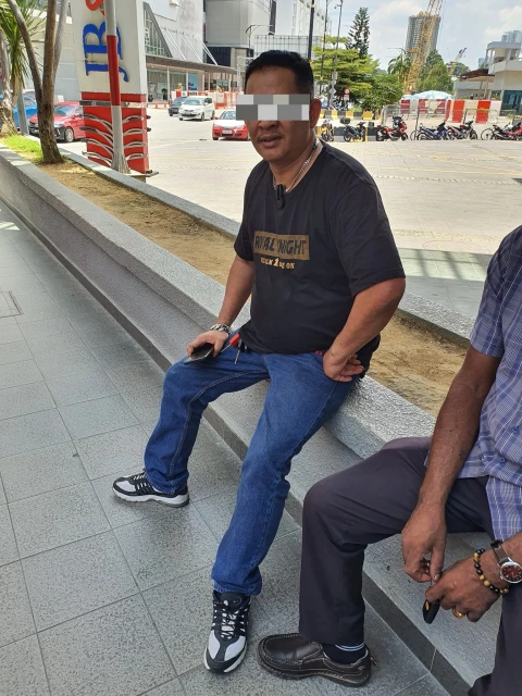 青年嫌德士收費太高　遭德士司機勒脖險窒息