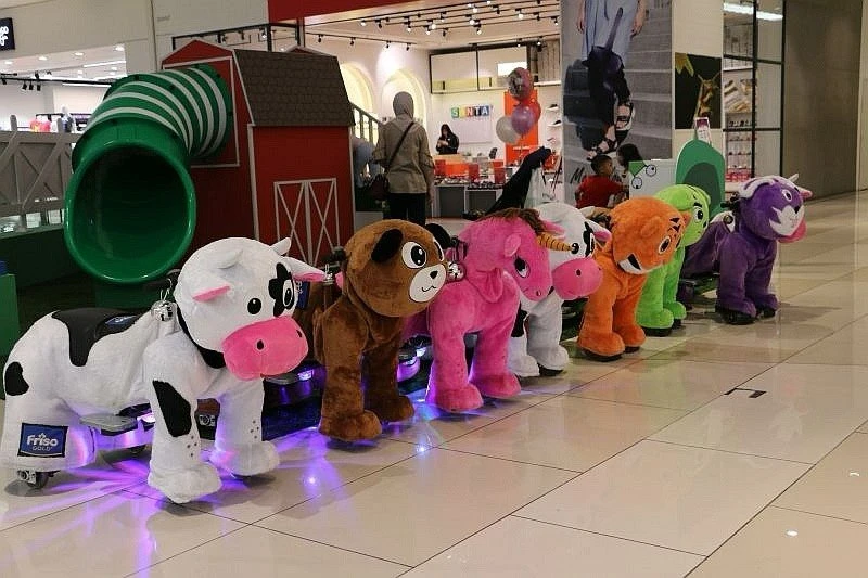 9歲女孩商場玩兒童遊樂設施　被鋒利廣告牌割傷縫10針