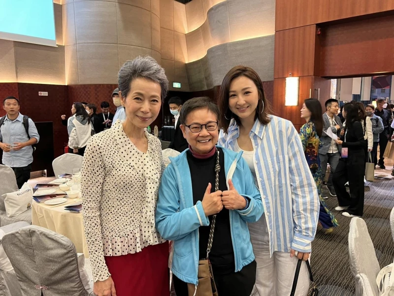 60歲「最美許仙」葉童滿頭白髮消瘦　網：比70歲曾志偉還老