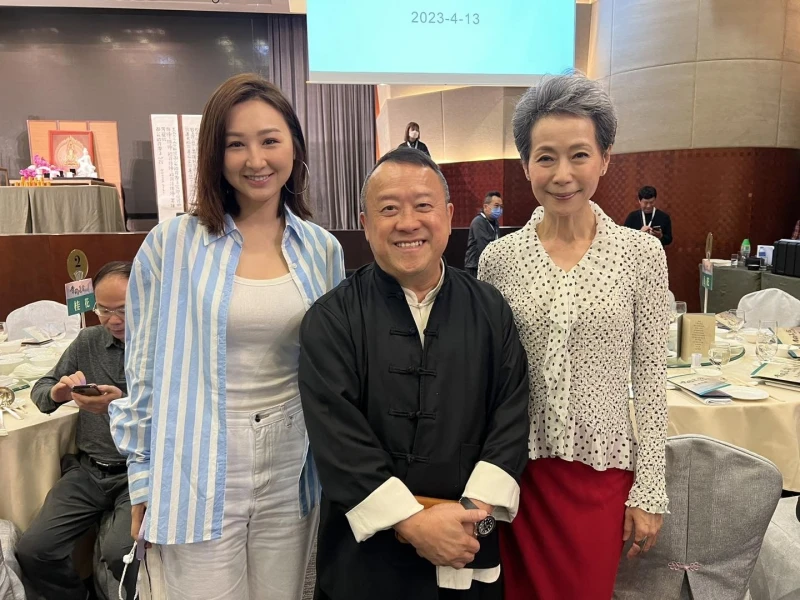 60歲「最美許仙」葉童滿頭白髮消瘦　網：比70歲曾志偉還老