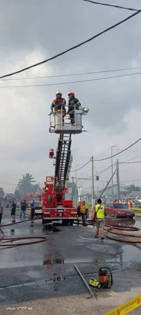 向已婚「女神」求愛遭拒　男子放火燒手機店被捕
