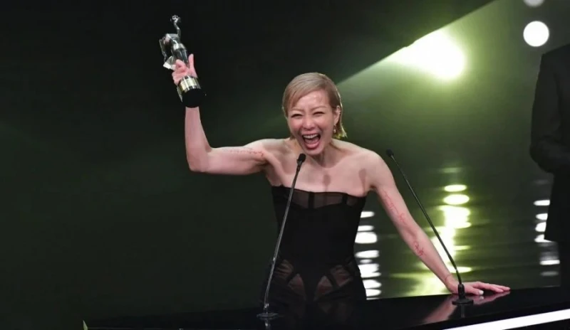 【金像獎2023】鄭秀文終奪影后　古天樂台下激動流淚