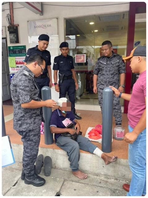 6人銀行外乞討被捕　年紀最小僅有一歲