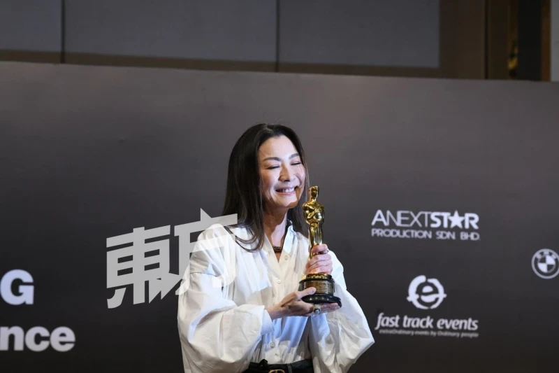 等奧斯卡頒獎艱辛　楊紫瓊哽咽：感謝一路相伴