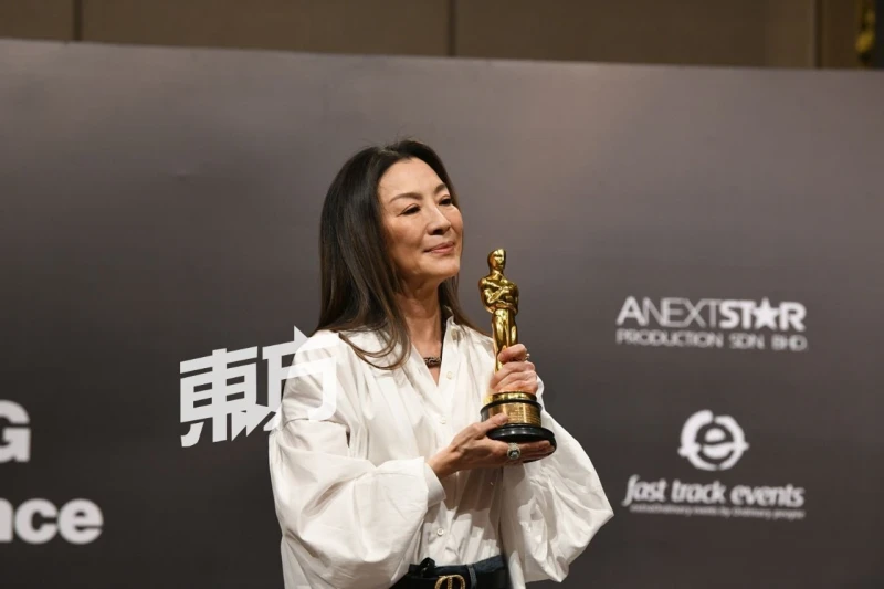 等奧斯卡頒獎艱辛　楊紫瓊哽咽：感謝一路相伴