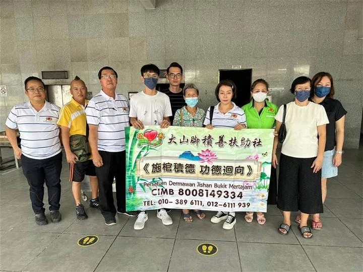 積善扶助社施棺　助墜樓老翁走完人生最後一程