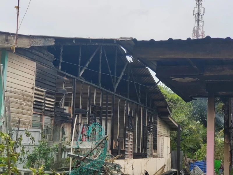 獨居老婦外出購物　回家後眼睜睜看著住家被大火吞噬