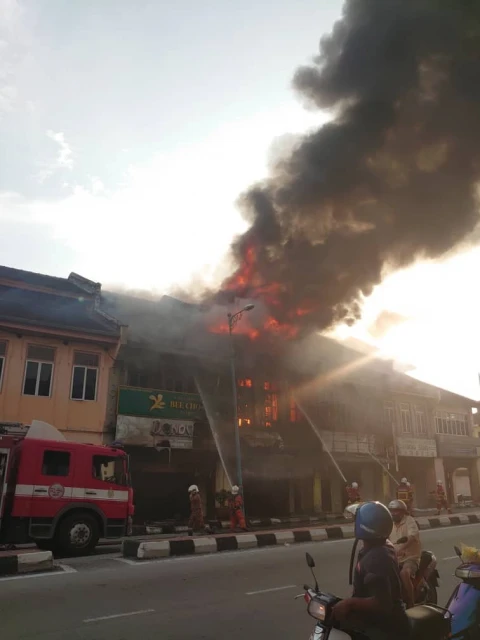 美羅3商店起火  家俬店遭燒毀最嚴重