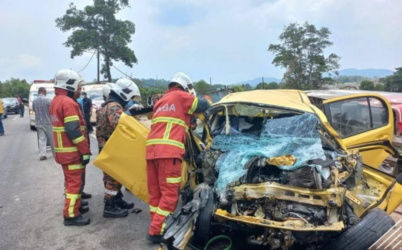 回鄉過年死神攔路　轎車長巴相撞父母雙亡10傷