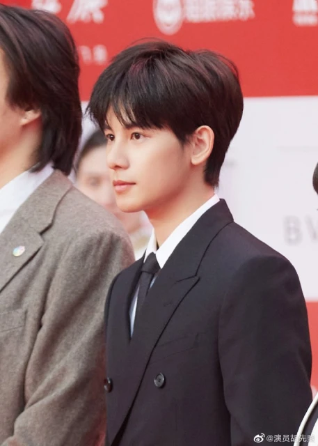 「臉胖一圈老10歲」網認不出　中國演員：不吃了不吃了！