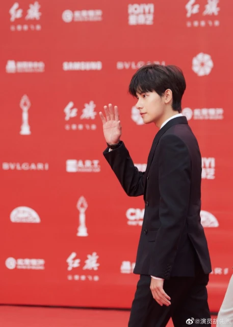 「臉胖一圈老10歲」網認不出　中國演員：不吃了不吃了！