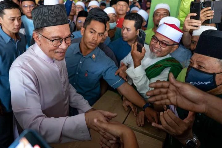 丹政府歡迎安華在丹州舉行開齋節門戶開放活動