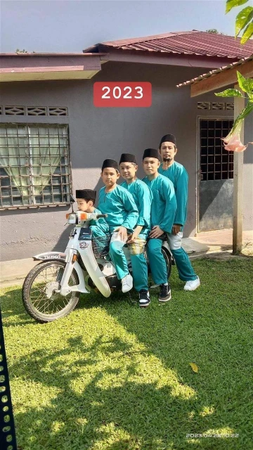 每年開齋節都與孩子拍下合照　11年來風雨不改記錄孩子成長過程