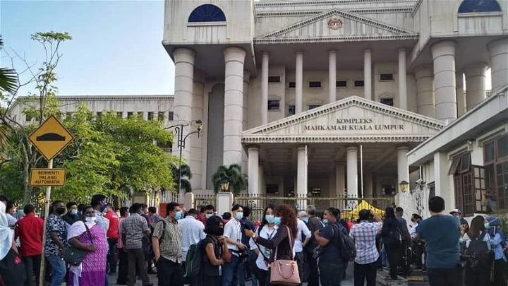 主簿署稱保釋櫃檯沒提早關閉　代表律師要檢查閉路電視