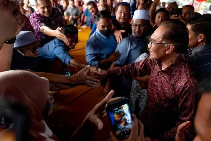 安華巡迴辦開放門戶助州選？　時評員：對伊黨執政3州效果不大