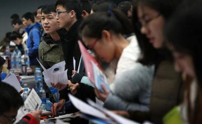 股價瘋漲的遊戲業，怎麼就成了「圍城」？