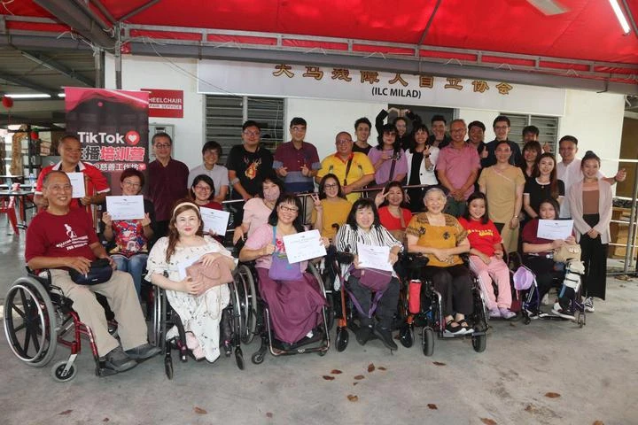 伊黨反對Coldplay來馬開唱　張念群：對選民智慧沒信心嗎？