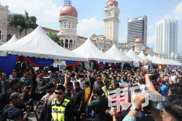 團結政府辦昌明大馬開齋慶典　吸引逾2萬人齊聚獨立廣場