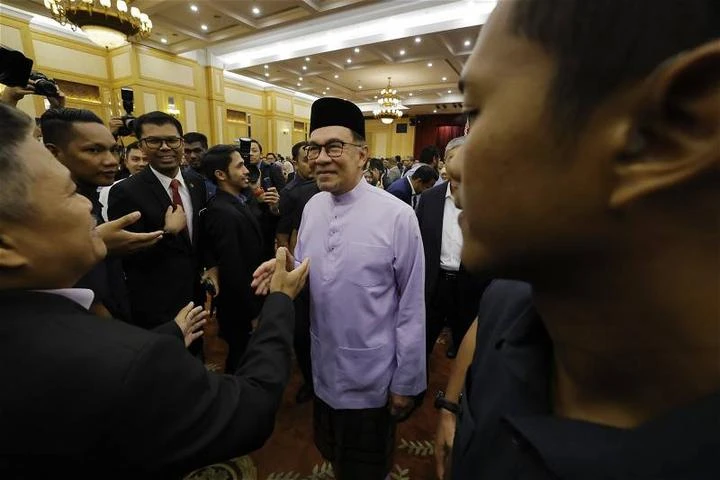 安華承諾解決丹沙水供問題 　撥款10億修補城市路洞窟窿