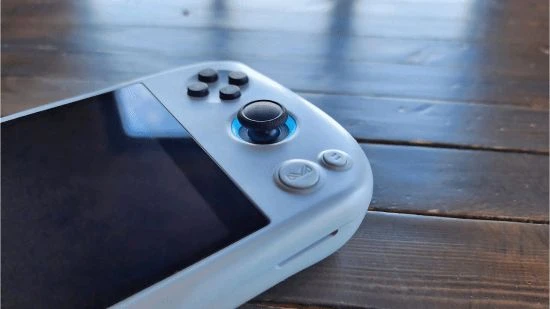 國產AYA新掌機IGN 7分：性價比太低！不如ROG