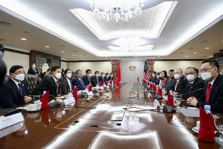 歡迎趙樂際訪馬　魏家祥冀馬中兩國合作持續深化