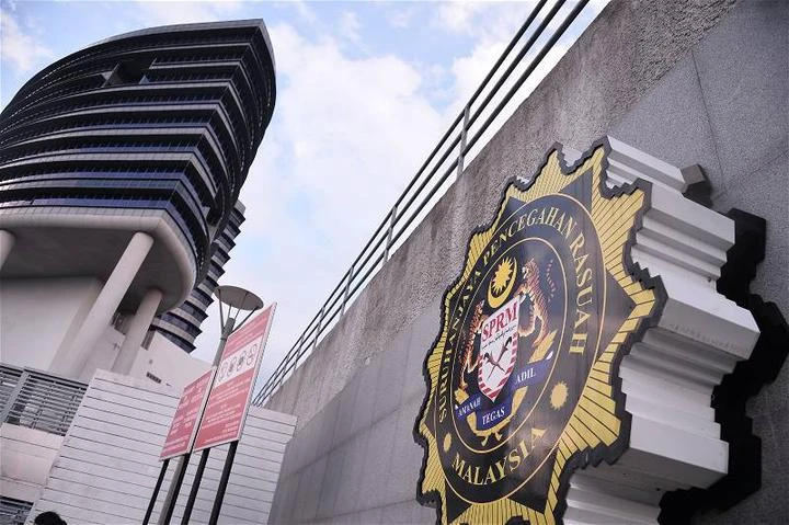 涉挪用23億國家資金　前資深部長與丹斯里商人被查