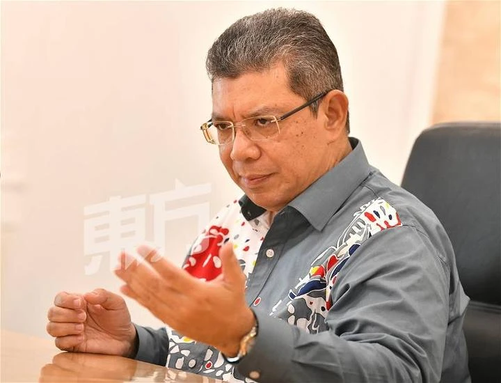 土團黨：安華是在當首相還是明星？