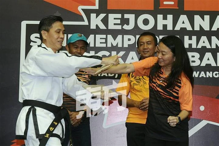 楊巧雙：體育必須遠離政治