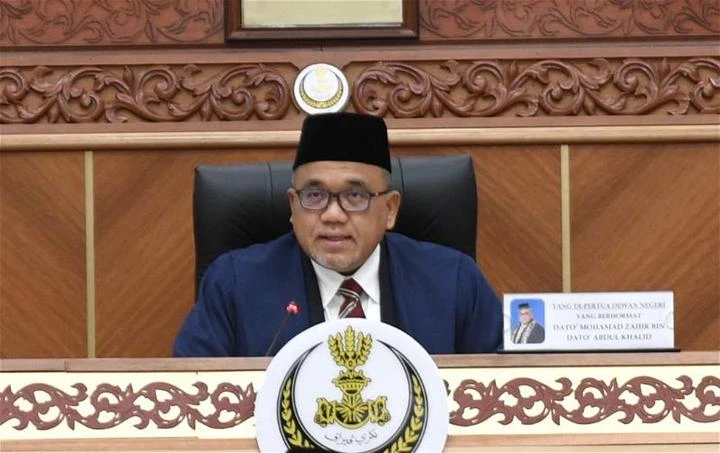 拉茲曼衣著成焦點　霹州議長「提醒」州議員系領帶