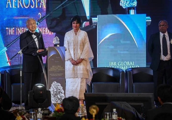 馬哈迪榮膺海事航空全球卓越成就獎