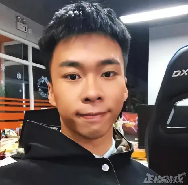 成年人的崩潰就在一瞬間!電競解說抑鬱自殺,官方發文悼念