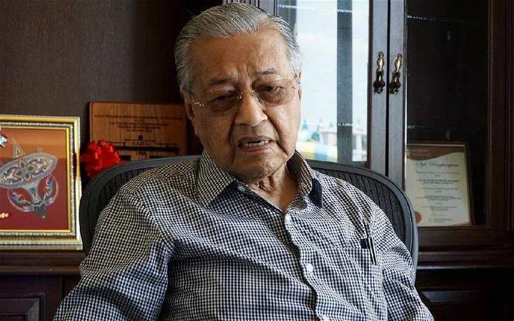 敦馬否認質疑和侮辱統治者