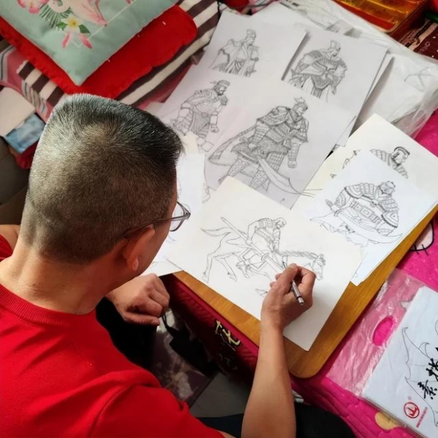 和父親一起做遊戲的阿魯