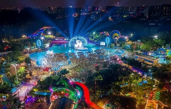 那年夏天，我和ta在水上樂園激情互射