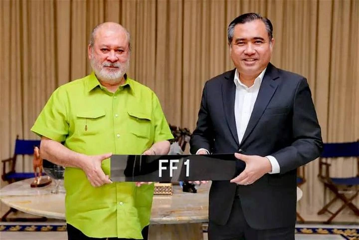 柔蘇丹以120萬令吉購得FF1車牌　創大馬史上最高車牌成交價