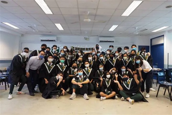 從小越堤獅城上學每日僅睡4小時　女子返馬升學遇文化差異嘆缺乏身份認同