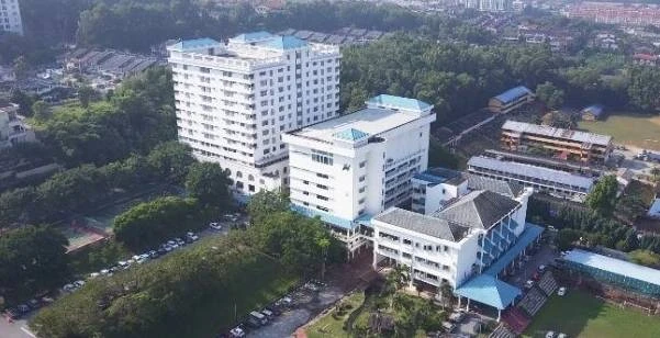 獨大乃加影華教山岡法定地主　「不容他人顛倒是非」