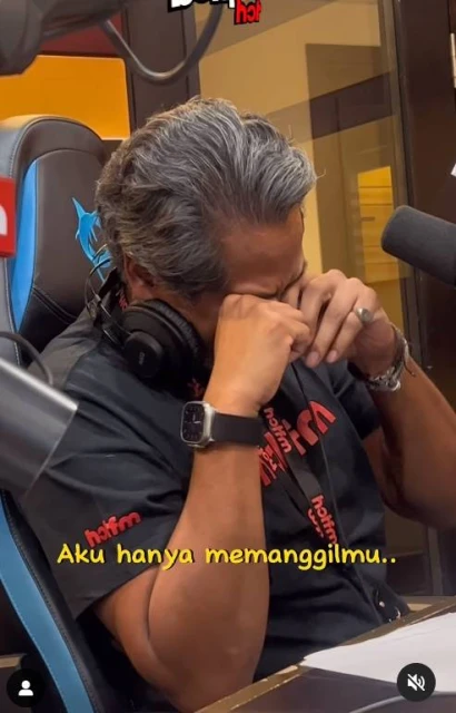 兒子驚喜獻上父親節祝福 凱里廣播室內流下男兒淚