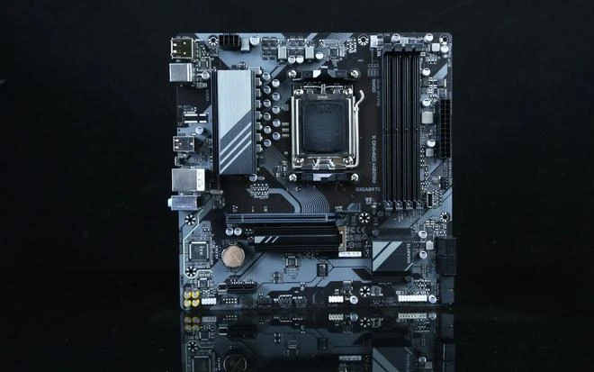 銳龍7800X3D搭A620實測：錢減半 遊戲仍超13900K